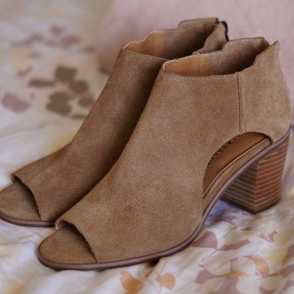 NEW 9.5 lucky brand keight peep toe *stain - Picture 2 of 8